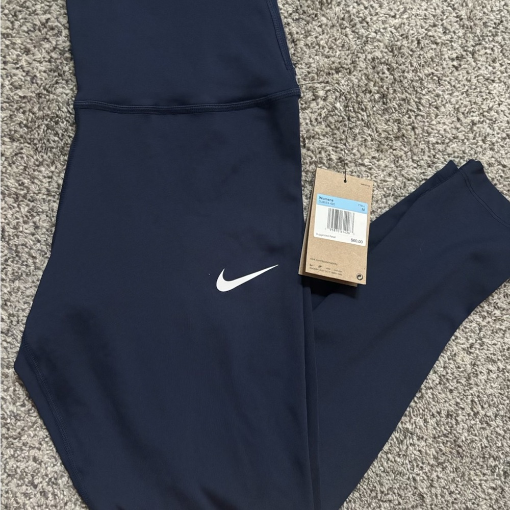 Nike Women’s 7/8 Blue Leggings new with tag